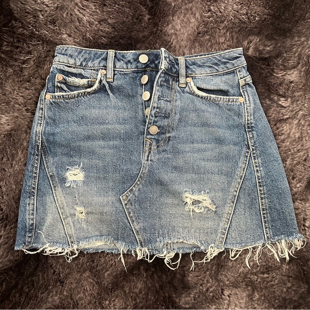 Free People distressed button front denim skirt 25